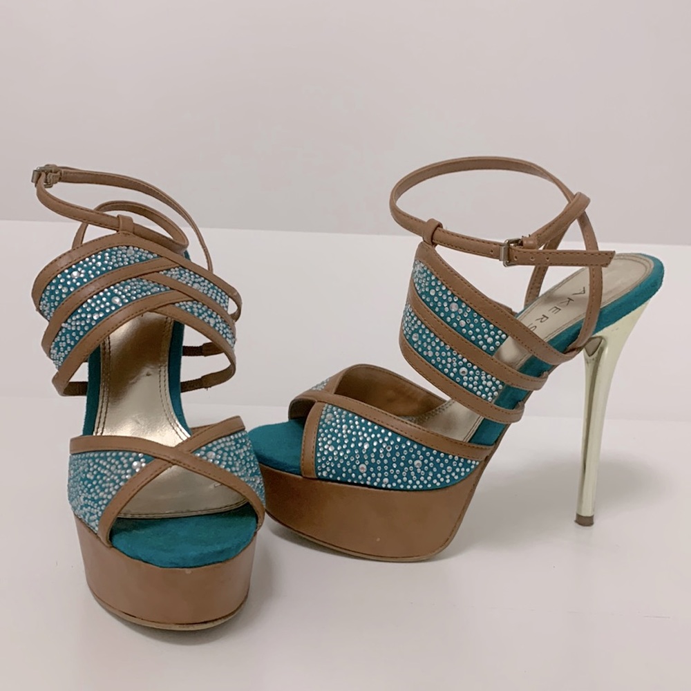 ✨✨ brown and teal Baker stilettos with Rhinestones! ✨